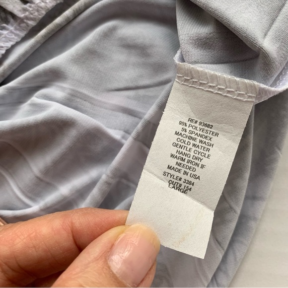 Design Works. Black and White Sleeveless top, with circular black patter… - Picture 7 of 8